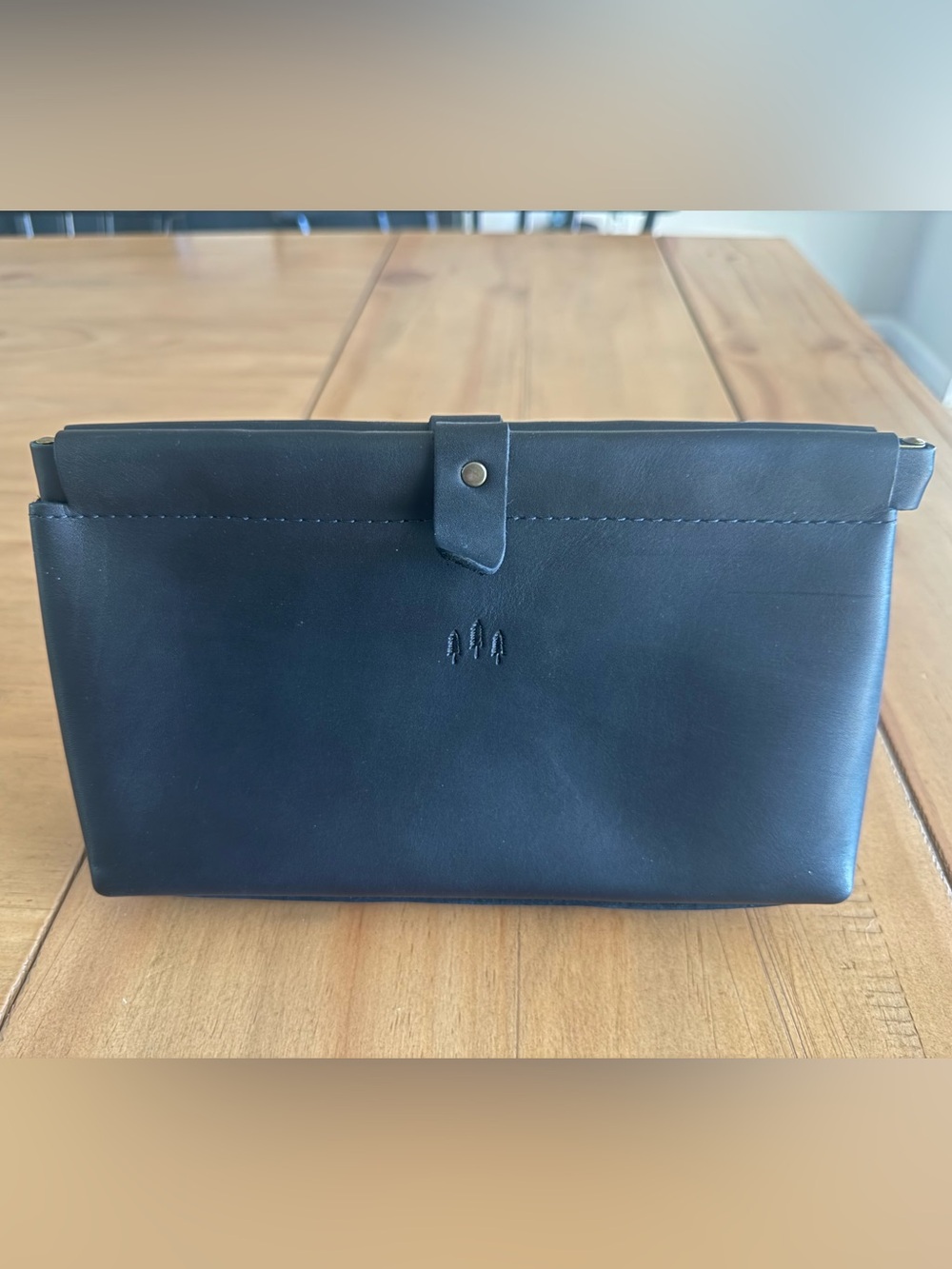 Portland Leather Famed Framed Pouch